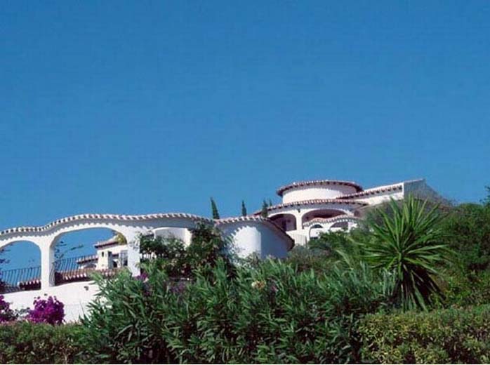 Turret-_-arches-_-villa