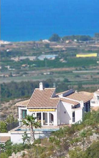 Villa-big-sea-backdrop